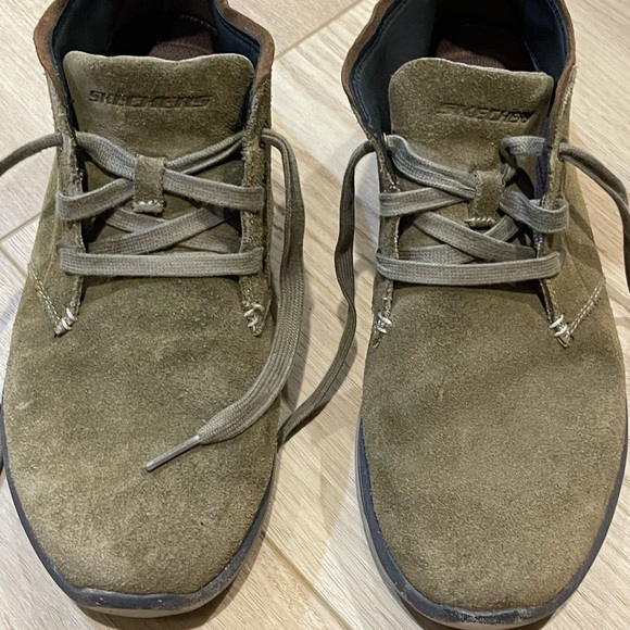 Skechers Men's Chukka Boots in Olive Suede - Picture 1 of 4